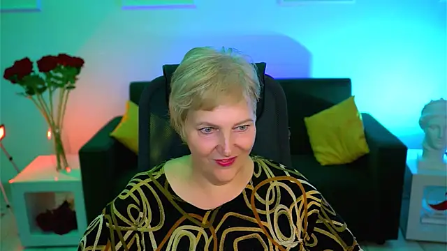 Snapshot of MaryMogan chatting on October 10, 2025, 8:26 am MaryMogan online show from October 10, 2025, 8:26 am