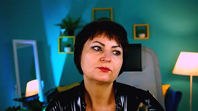 HelenBeler online show from November 17, 2025, 5:44 am