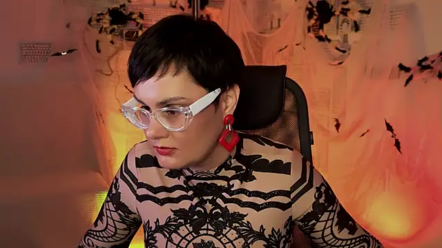 LauraDavidsons online show from October 26, 2025, 6:30 pm