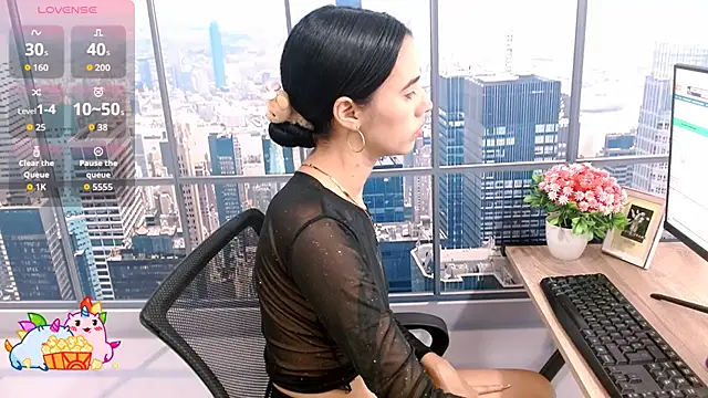 Snapshot of vanesa19_ chatting on October 6, 2025, 1:56 pm vanesa19 online show from October 6, 2025, 1:56 pm