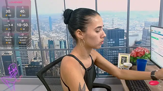 vanesa19  online show from November 11, 2025, 1:17 pm