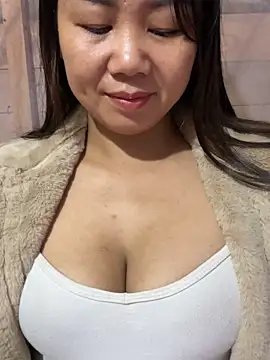 Snapshot of Binjt chatting on October 27, 2025, 11:11 am Binjt online show from October 27, 2025, 11:11 am