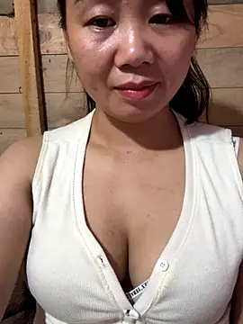 Snapshot of Binjt chatting on September 21, 2025, 10:42 am Binjt online show from September 21, 2025, 10:42 am