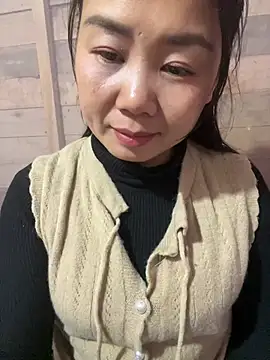 Snapshot of Binjt chatting on February 1, 2026, 10:02 am Binjt online show from February 1, 2026, 10:02 am