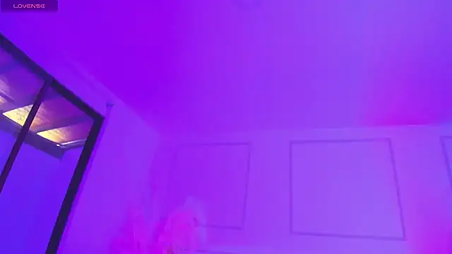 Snapshot of Emilywillis8 chatting on October 24, 2025, 1:43 pm Emilywillis8 online show from October 24, 2025, 1:43 pm