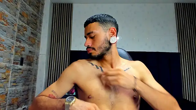 Snapshot of rolo_martinez chatting on November 1, 2025, 7:30 pm rolo martinez online show from November 1, 2025, 7:30 pm