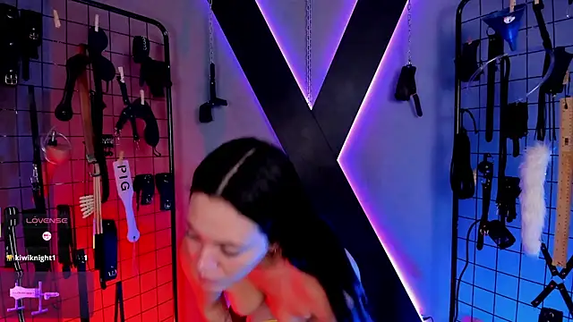 Snapshot of MissKara_Ariana_bdsm chatting on October 22, 2025, 1:43 pm MissKara Ariana bdsm online show from October 22, 2025, 1:43 pm