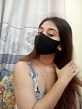 midnightmuse-03 online show from October 28, 2025, 9:47 pm