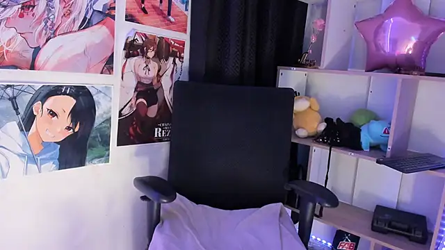 Snapshot of VeronicaSaenzx chatting on October 17, 2025, 9:05 pm VeronicaSaenzx online show from October 17, 2025, 9:05 pm