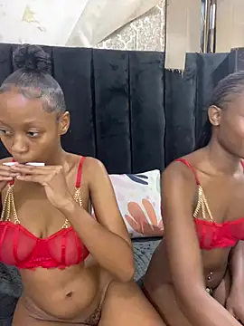 Snapshot of SexyPetitex25 chatting on February 22, 2026, 8:43 pm SexyPetitex25 online show from February 22, 2026, 8:43 pm