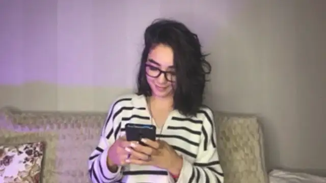 Snapshot of TAG_MIGGI chatting on October 3, 2025, 8:21 pm TAG MIGGI online show from October 3, 2025, 8:21 pm