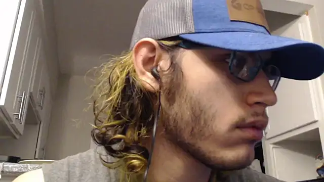 Snapshot of zacthefeetguy chatting on January 9, 2026, 8:10 am zacthefeetguy online show from January 9, 2026, 8:10 am