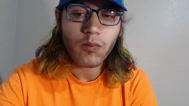 Snapshot of zacthefeetguy chatting on February 5, 2026, 12:12 pm zacthefeetguy online show from February 5, 2026, 12:12 pm