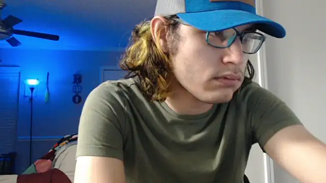 Snapshot of zacthefeetguy chatting on December 21, 2025, 10:06 am zacthefeetguy online show from December 21, 2025, 10:06 am