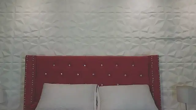 Snapshot of Lucy_n_pink chatting on October 17, 2025, 3:36 pm Lucy n pink online show from October 17, 2025, 3:36 pm