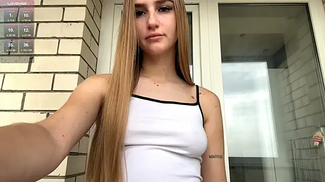 Snapshot of SweetJinny88 chatting on October 11, 2025, 7:20 am SweetJinny88 online show from October 11, 2025, 7:20 am