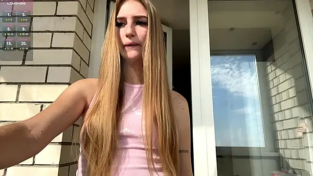 Snapshot of SweetJinny88 chatting on October 9, 2025, 8:26 am SweetJinny88 online show from October 9, 2025, 8:26 am