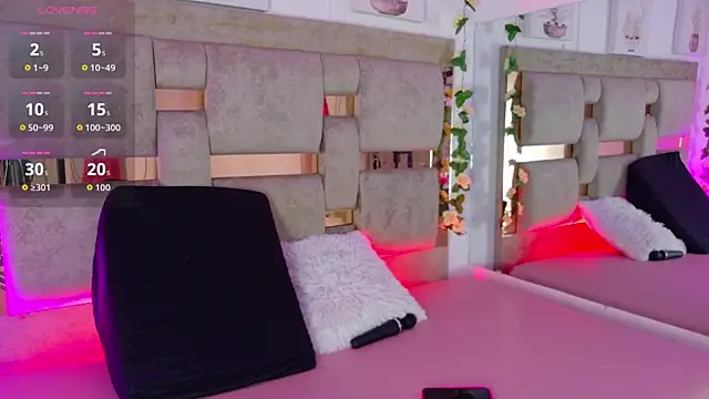 Snapshot of Madison_03 chatting on October 17, 2025, 5:00 am Madison 03 online show from October 17, 2025, 5:00 am