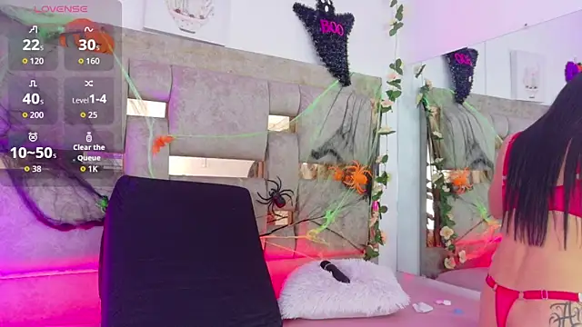 Snapshot of Madison_03 chatting on October 28, 2025, 12:44 am Madison 03 online show from October 28, 2025, 12:44 am