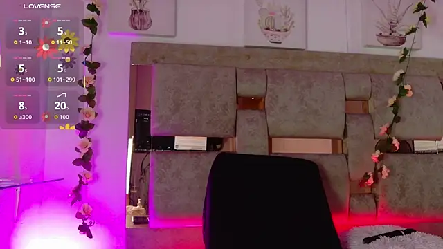 Snapshot of Madison_03 chatting on October 15, 2025, 5:06 am Madison 03 online show from October 15, 2025, 5:06 am