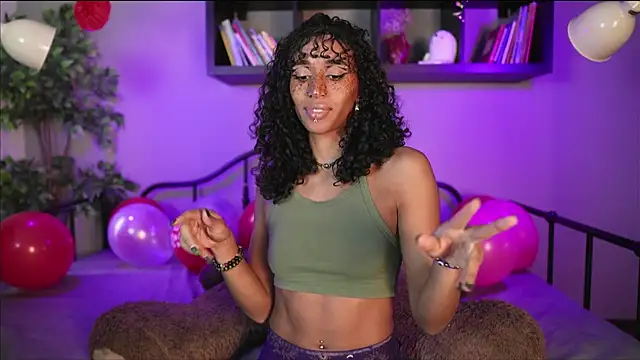 Snapshot of lynx_sun chatting on February 16, 2026, 8:40 pm lynx sun online show from February 16, 2026, 8:40 pm