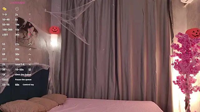 Snapshot of pinky_p1e chatting on October 30, 2025, 9:11 pm pinky p1e online show from October 30, 2025, 9:11 pm