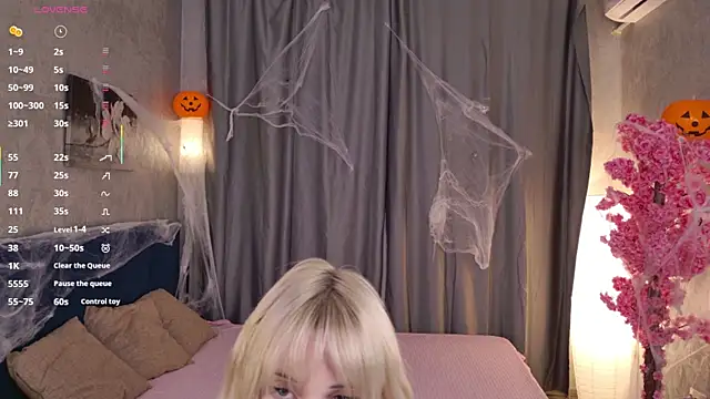 Snapshot of pinky_p1e chatting on October 28, 2025, 9:36 pm pinky p1e online show from October 28, 2025, 9:36 pm