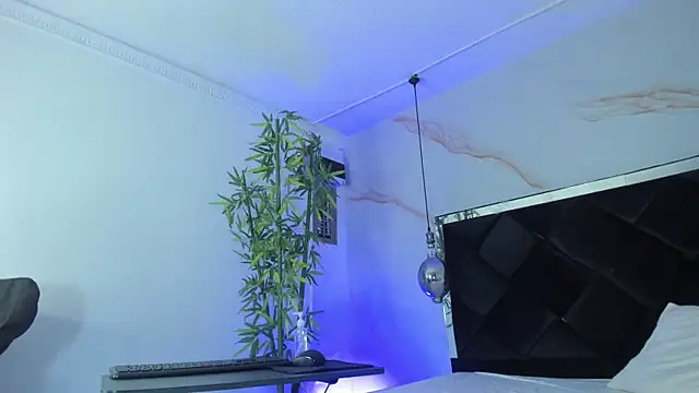 Snapshot of JadeMyst chatting on October 9, 2025, 7:25 pm JadeMyst online show from October 9, 2025, 7:25 pm