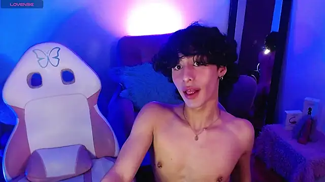 Snapshot of saanti_foxs chatting on September 21, 2025, 12:49 am saanti foxs online show from September 21, 2025, 12:49 am