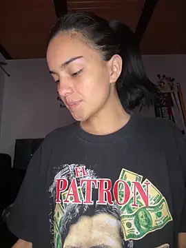 Snapshot of blinkiii_ chatting on September 18, 2025, 10:35 pm blinkiii online show from September 18, 2025, 10:35 pm