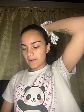 Snapshot of blinkiii_ chatting on September 24, 2025, 11:32 pm blinkiii online show from September 24, 2025, 11:32 pm