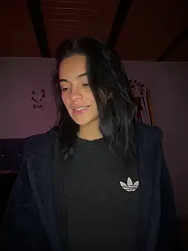 Snapshot of blinkiii_ chatting on October 3, 2025, 10:33 pm blinkiii online show from October 3, 2025, 10:33 pm