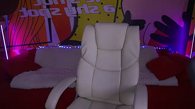 LunaPearll online show from October 1, 2025, 2:38 am