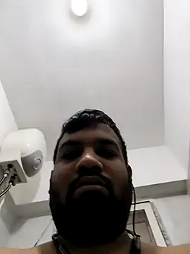 vinay smalldick online show from November 19, 2025, 2:11 am