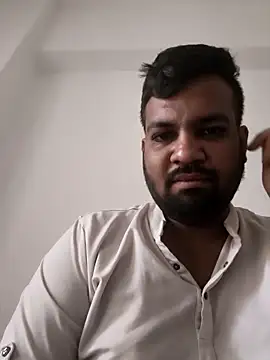 vinay smalldick online show from February 20, 2026, 1:57 am