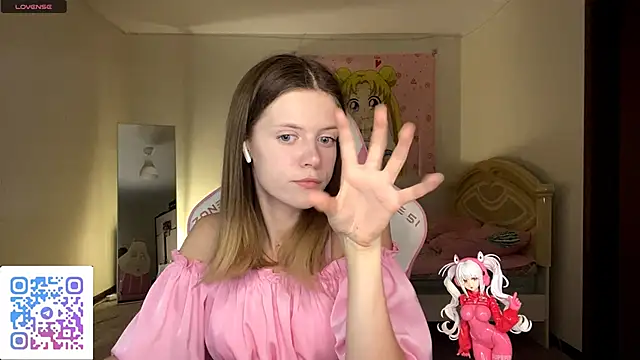 VibeQueenLucy online show from October 8, 2025, 2:29 pm