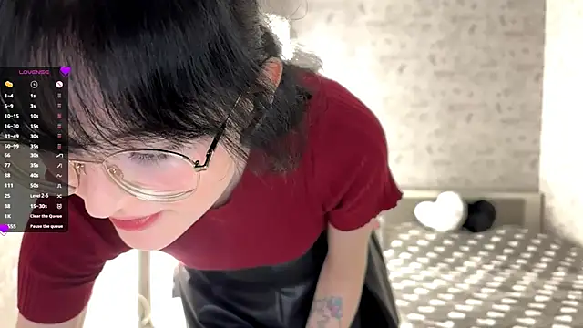 Snapshot of FakeLamb chatting on October 9, 2025, 9:15 pm FakeLamb online show from October 9, 2025, 9:15 pm