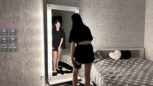 Snapshot of FakeLamb chatting on October 21, 2025, 9:03 pm FakeLamb online show from October 21, 2025, 9:03 pm