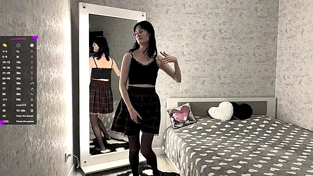 Snapshot of FakeLamb chatting on October 11, 2025, 9:05 pm FakeLamb online show from October 11, 2025, 9:05 pm