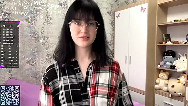 Snapshot of FakeLamb chatting on September 27, 2025, 12:11 pm FakeLamb online show from September 27, 2025, 12:11 pm