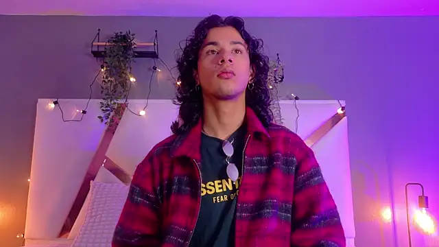 Snapshot of BenjiFiore_ chatting on October 11, 2025, 1:12 pm BenjiFiore  online show from October 11, 2025, 1:12 pm