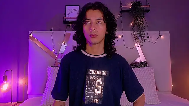 Snapshot of BenjiFiore_ chatting on September 25, 2025, 7:31 pm BenjiFiore  online show from September 25, 2025, 7:31 pm