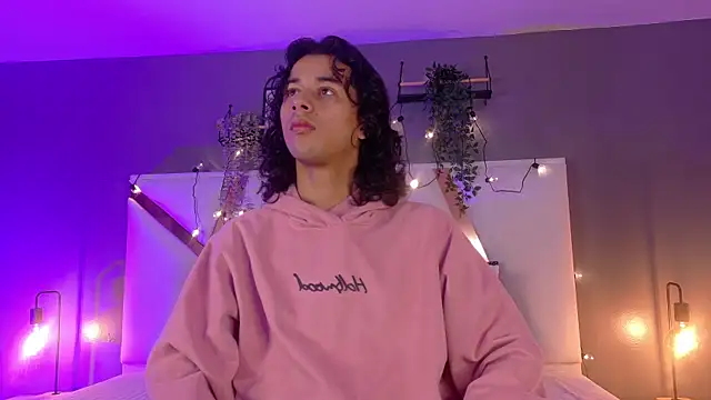 Snapshot of BenjiFiore_ chatting on October 6, 2025, 7:36 pm BenjiFiore  online show from October 6, 2025, 7:36 pm