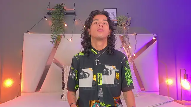 Snapshot of BenjiFiore_ chatting on October 24, 2025, 7:35 pm BenjiFiore  online show from October 24, 2025, 7:35 pm