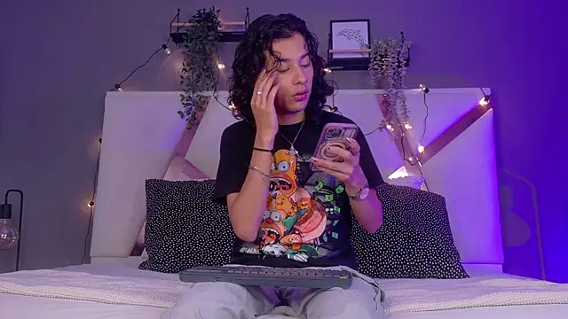 Snapshot of BenjiFiore_ chatting on October 22, 2025, 7:46 pm BenjiFiore  online show from October 22, 2025, 7:46 pm