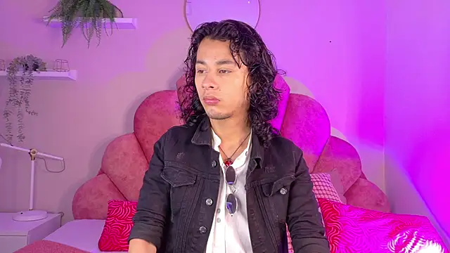 Snapshot of BenjiFiore_ chatting on October 29, 2025, 7:35 pm BenjiFiore  online show from October 29, 2025, 7:35 pm