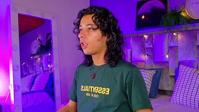 Snapshot of BenjiFiore_ chatting on October 3, 2025, 7:37 pm BenjiFiore  online show from October 3, 2025, 7:37 pm