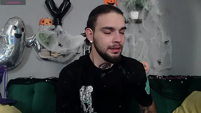 DanyelCarter online show from October 30, 2025, 6:49 pm