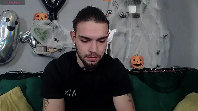 DanyelCarter online show from October 27, 2025, 8:21 pm