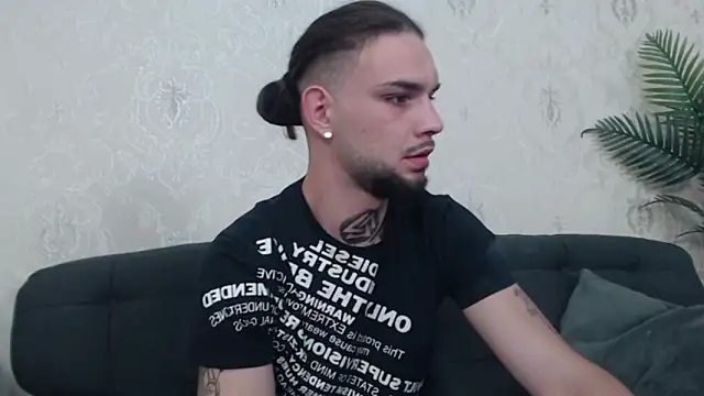 DanyelCarter online show from September 18, 2025, 1:47 pm